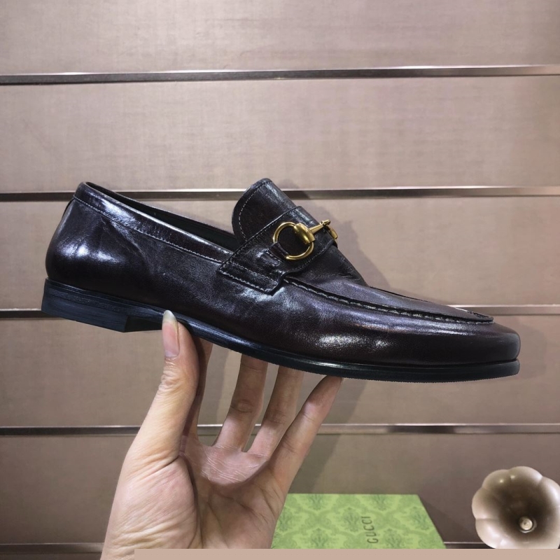G*u*i leather shoes